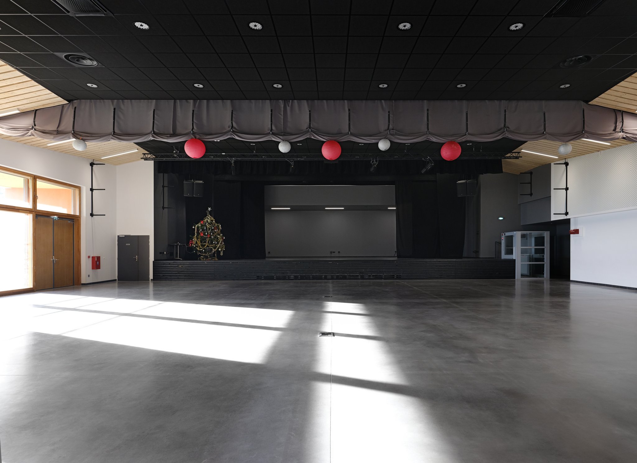 SALLE DE SPECTACLE ST MARTIN LA PLAINE